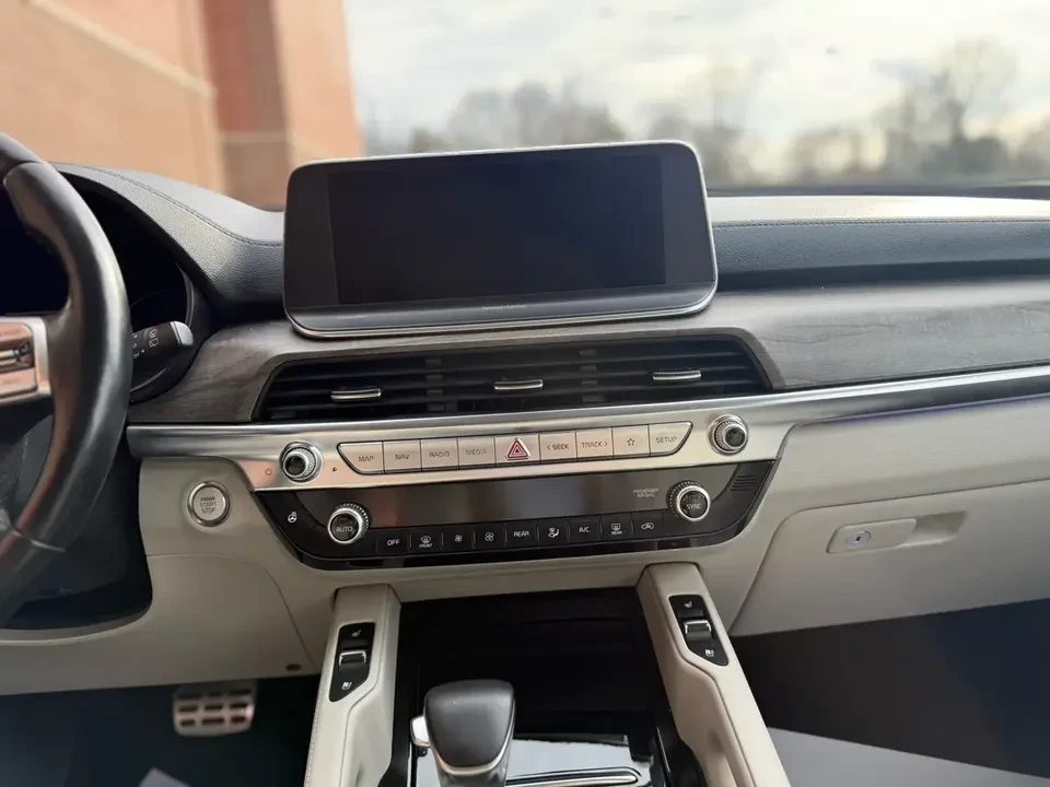 2021 Kia Telluride - Image 10 of 17