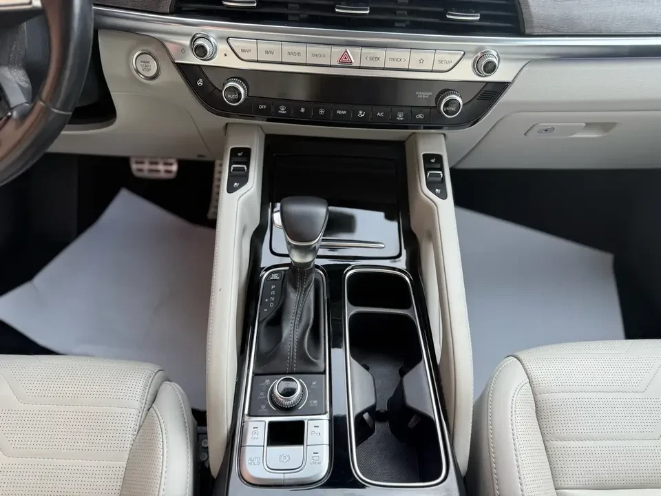 2021 Kia Telluride - Image 11 of 17