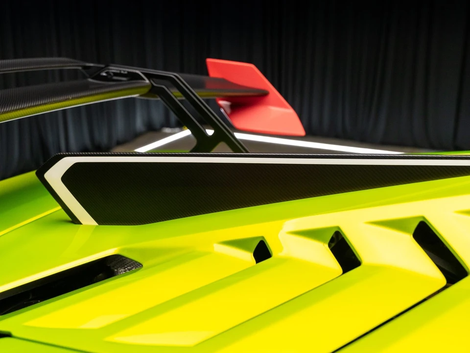 2021 Lamborghini - Image 7 of 31