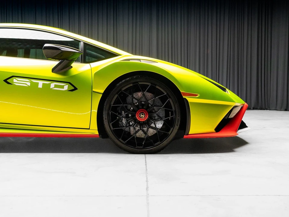 2021 Lamborghini - Image 3 of 31