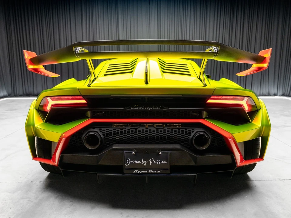2021 Lamborghini - Image 17 of 31