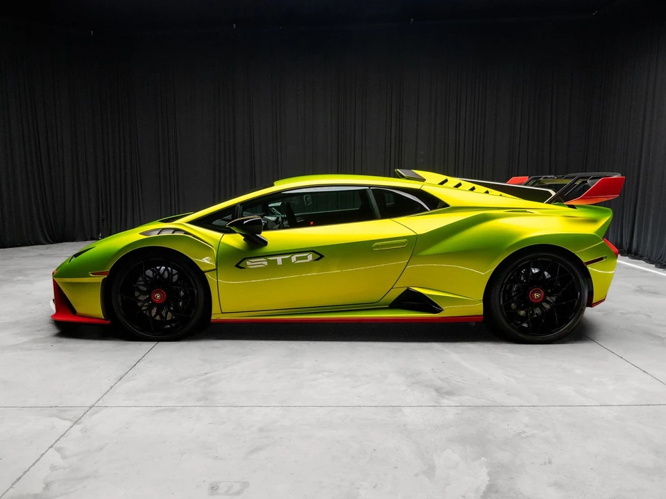 2021 Lamborghini - Image 15 of 31