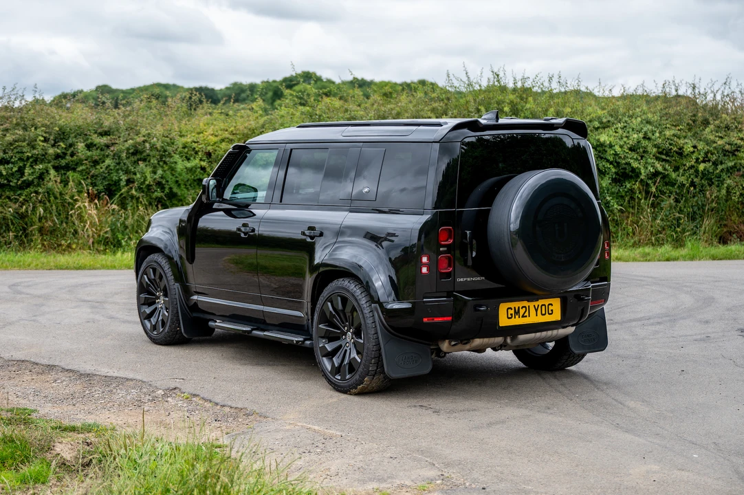 2021 Land Rover Defender 110 - Image 8 of 31