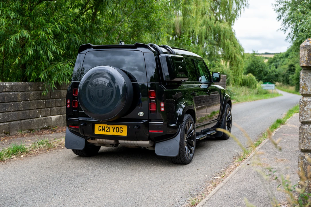 2021 Land Rover Defender 110 - Image 14 of 31