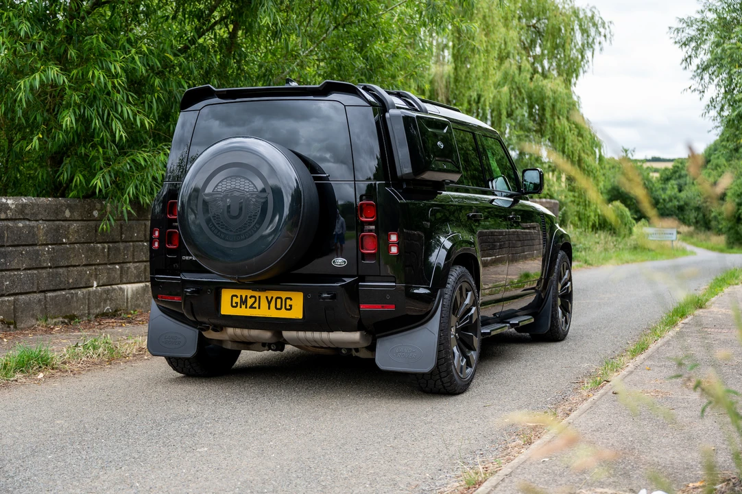 2021 Land Rover Defender 110 - Image 15 of 31