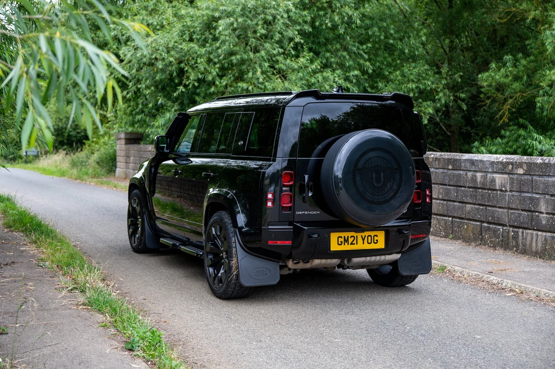 2021 Land Rover Defender 110 - Image 16 of 31