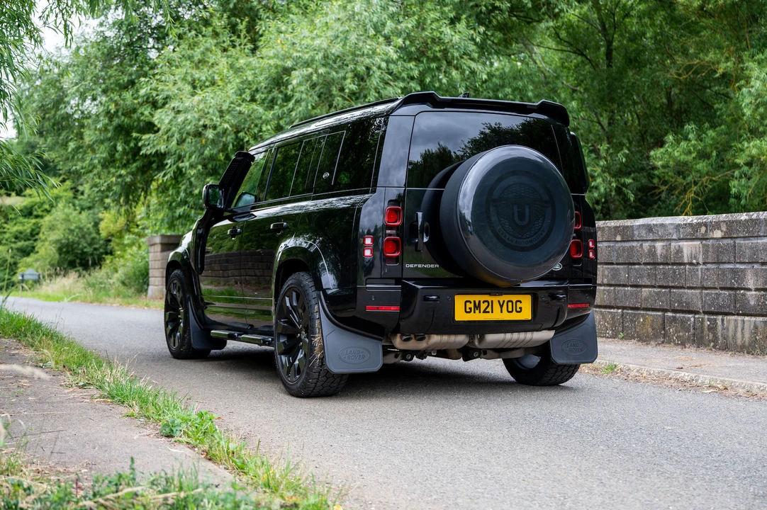 2021 Land Rover Defender 110 - Image 17 of 31