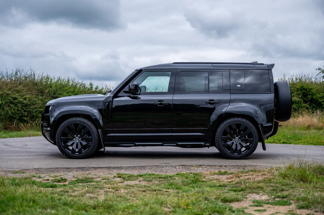 2021 Land Rover Defender 110 - Image 9 of 31