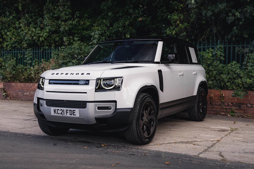 2021 Land Rover Defender L663 - Image 2 of 31