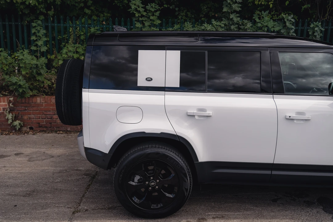 2021 Land Rover Defender L663 - Image 19 of 31
