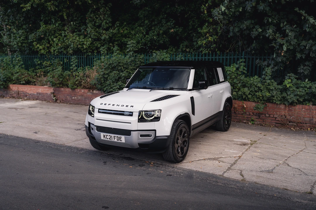 2021 Land Rover Defender L663 - Image 12 of 31