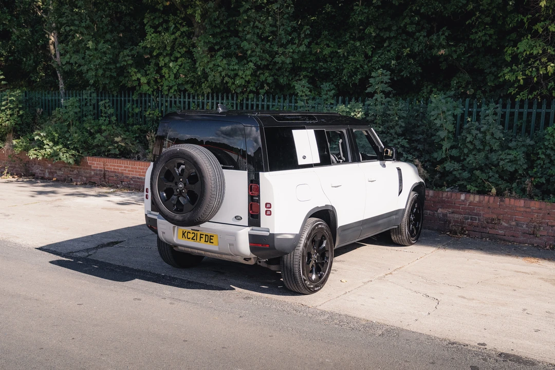 2021 Land Rover Defender L663 - Image 15 of 31