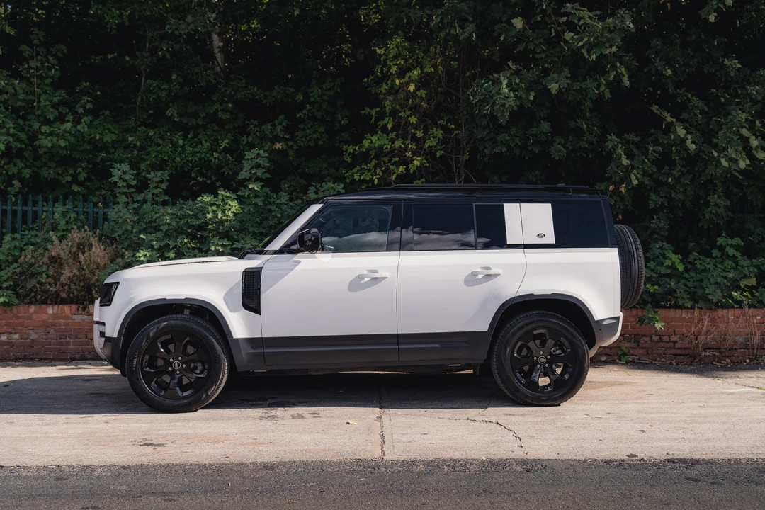 2021 Land Rover Defender L663 - Image 8 of 31