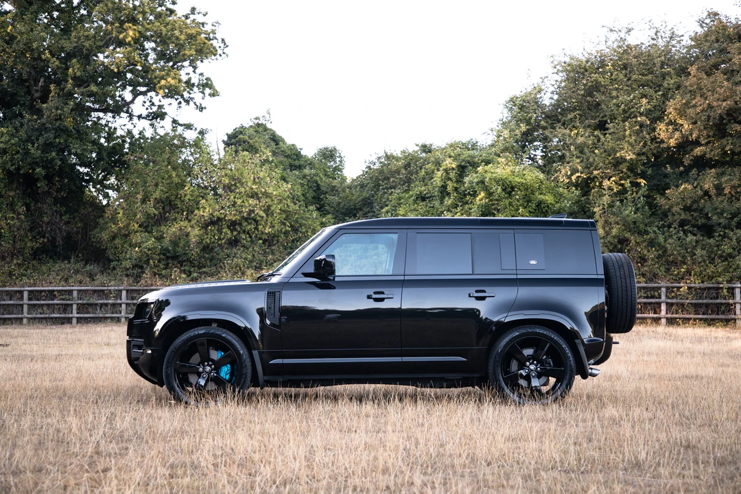 2021 Land Rover Defender 110 - Image 17 of 31