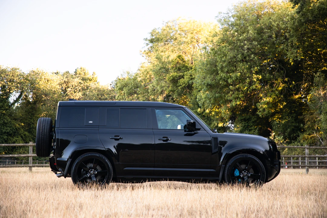 2021 Land Rover Defender 110 - Image 13 of 31