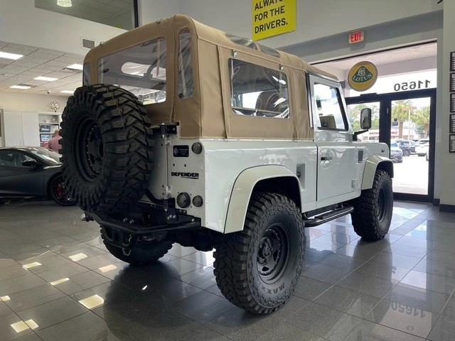 2021 Land Rover Defender L663 - Image 5 of 31