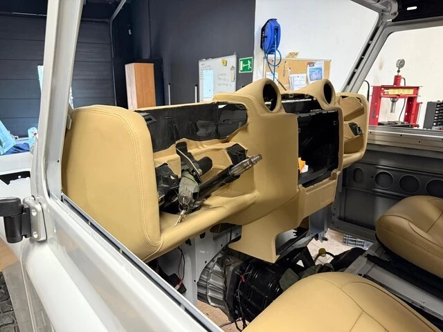 2021 Land Rover Defender L663 - Image 13 of 16