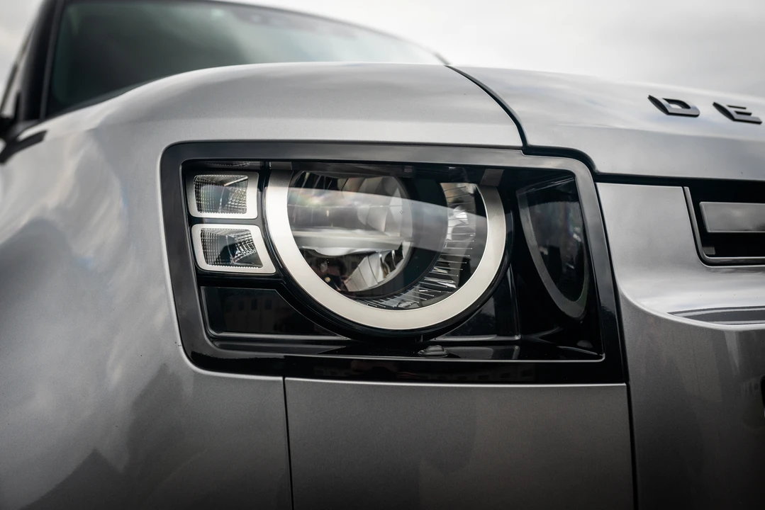 2021 Land Rover Defender 90 - Image 16 of 31