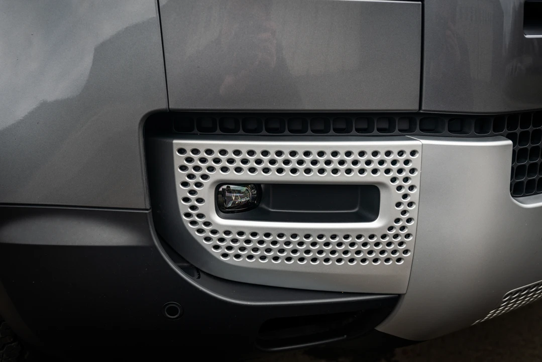 2021 Land Rover Defender 90 - Image 17 of 31
