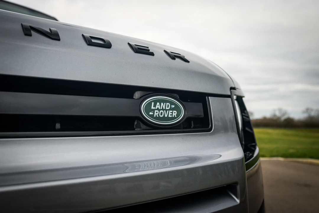 2021 Land Rover Defender 90 - Image 19 of 31