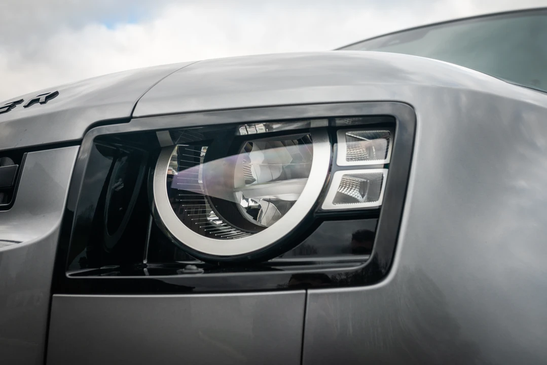 2021 Land Rover Defender 90 - Image 20 of 31