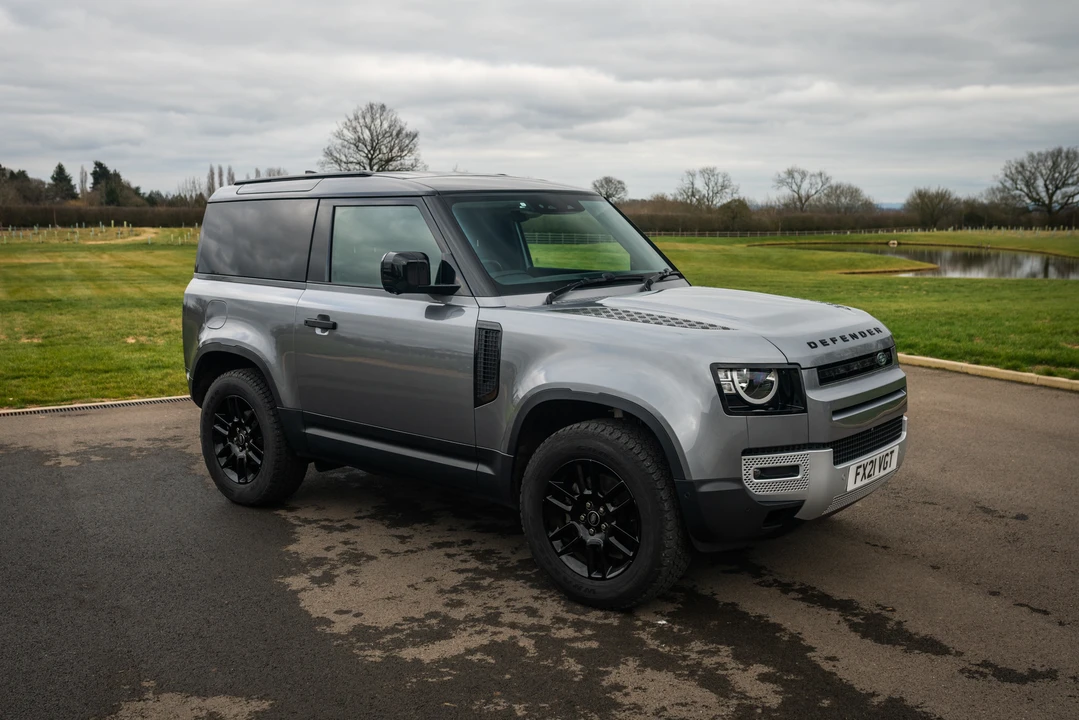 2021 Land Rover Defender 90 - Image 4 of 31