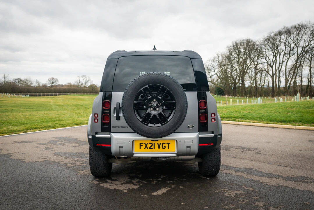 2021 Land Rover Defender 90 - Image 7 of 31