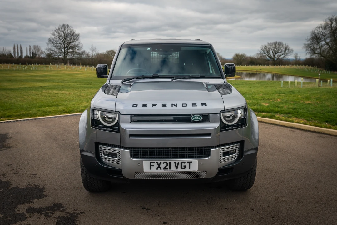 2021 Land Rover Defender 90 - Image 3 of 31