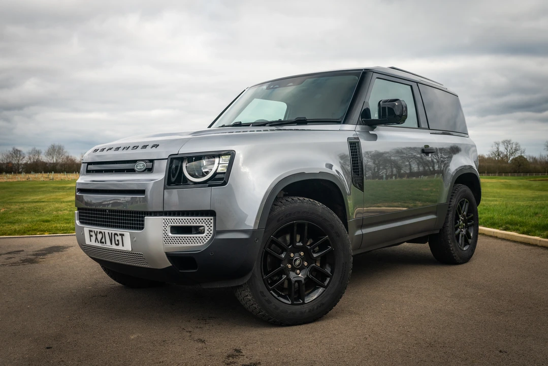 2021 Land Rover Defender 90 - Image 10 of 31