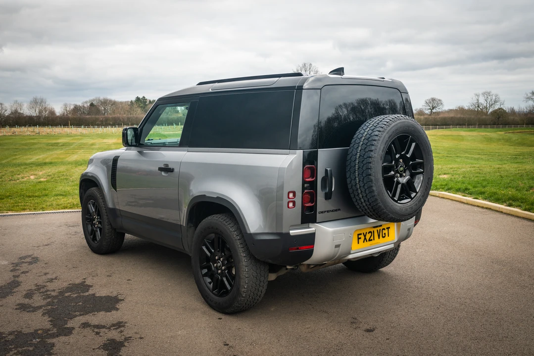 2021 Land Rover Defender 90 - Image 14 of 31