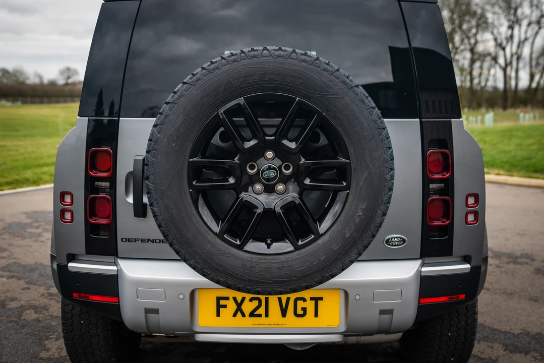 2021 Land Rover Defender 90 - Image 31 of 31