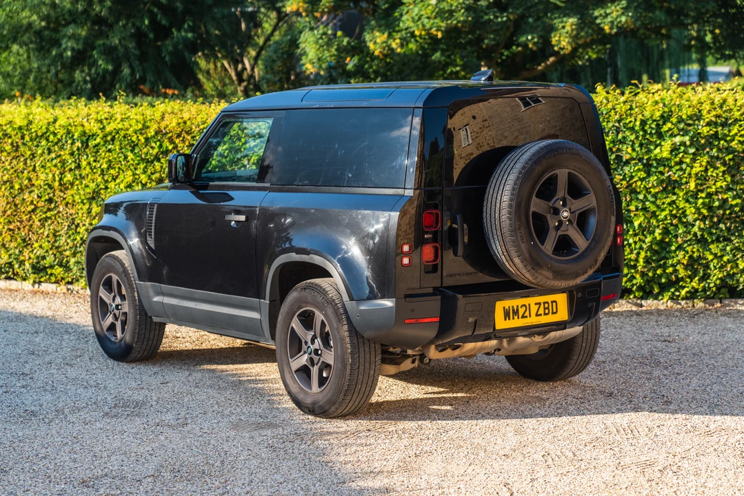 2021 Land Rover Defender 90 - Image 6 of 31