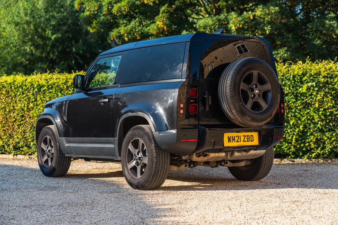 2021 Land Rover Defender 90 - Image 14 of 31