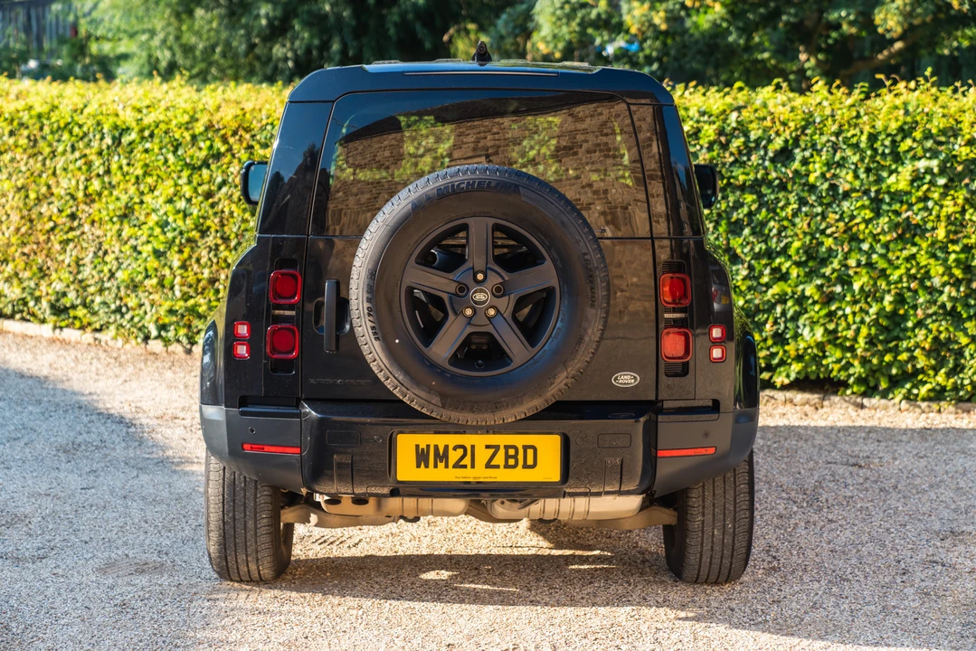 2021 Land Rover Defender 90 - Image 7 of 31
