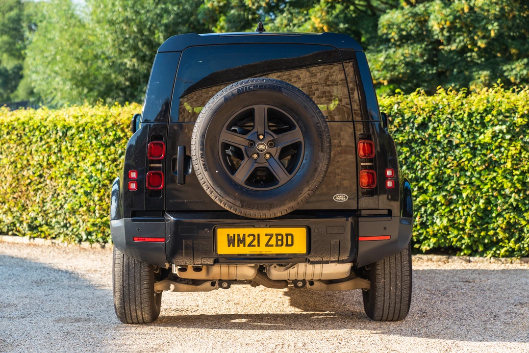 2021 Land Rover Defender 90 - Image 15 of 31