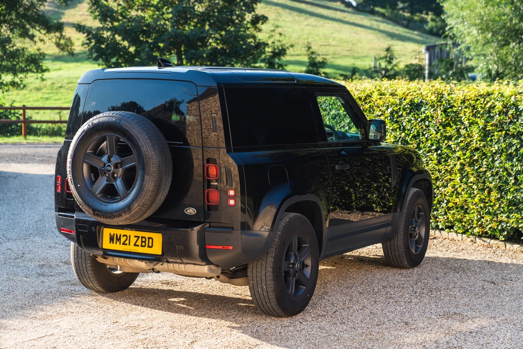 2021 Land Rover Defender 90 - Image 8 of 31