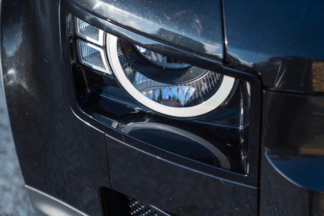 2021 Land Rover Defender 90 - Image 23 of 31