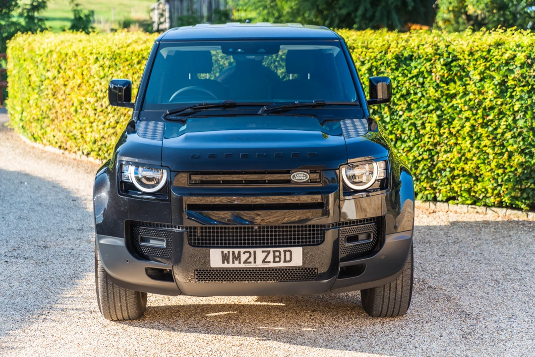 2021 Land Rover Defender 90 - Image 11 of 31