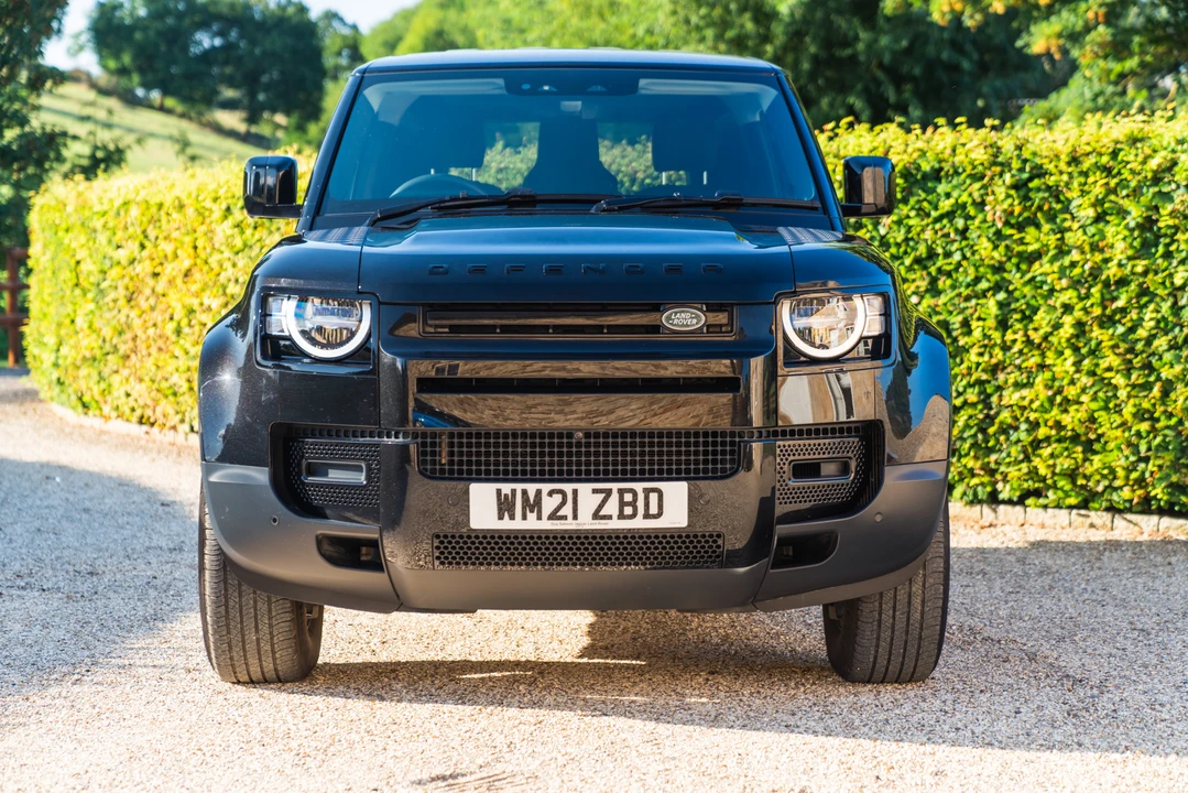 2021 Land Rover Defender 90 - Image 3 of 31