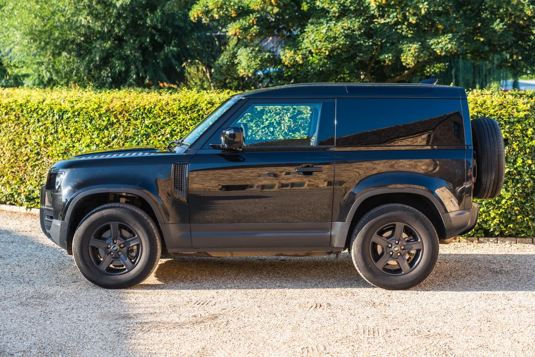2021 Land Rover Defender 90 - Image 13 of 31