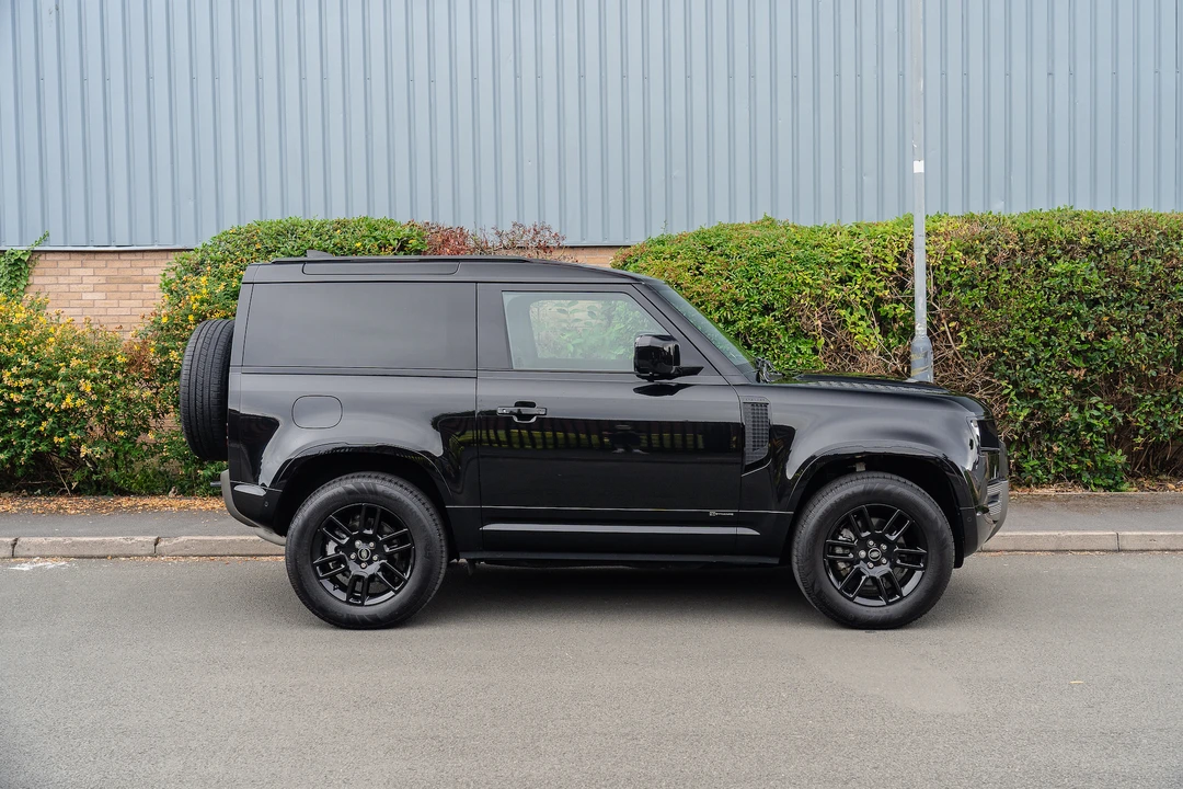2021 Land Rover Defender 90 - Image 4 of 31