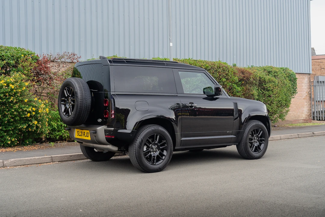 2021 Land Rover Defender 90 - Image 13 of 31