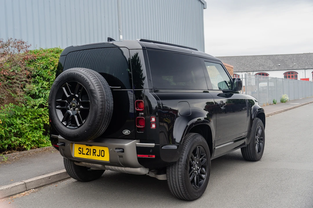 2021 Land Rover Defender 90 - Image 5 of 31