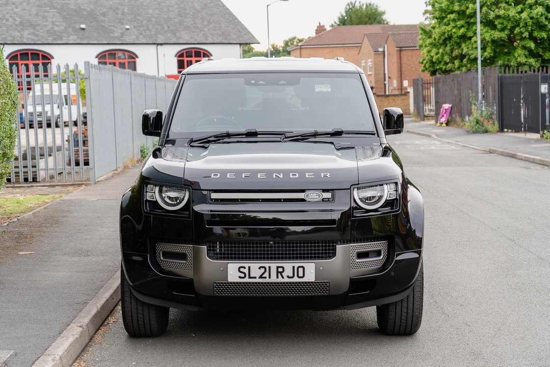 2021 Land Rover Defender 90 - Image 3 of 31