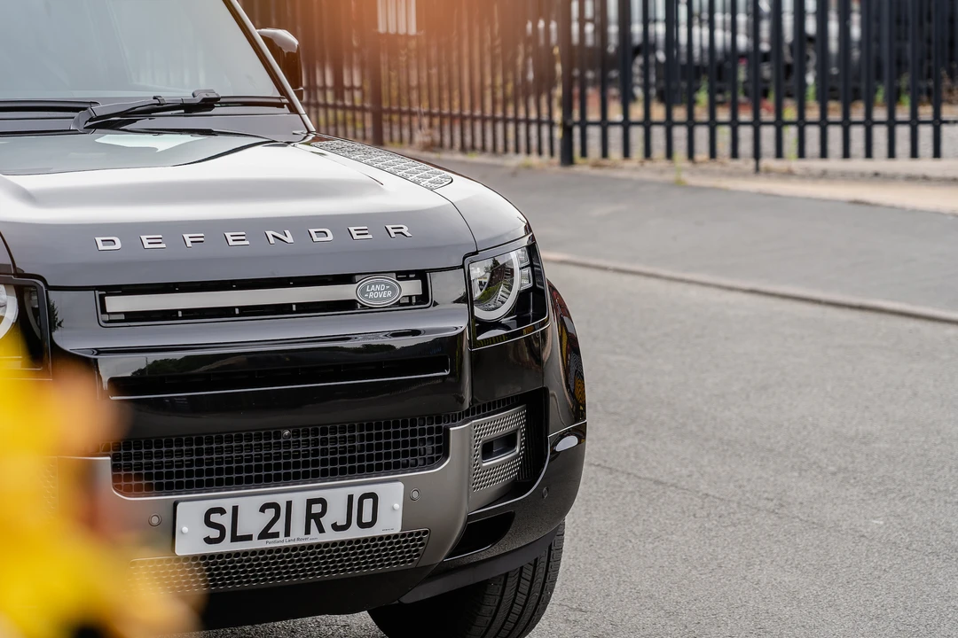 2021 Land Rover Defender 90 - Image 25 of 31