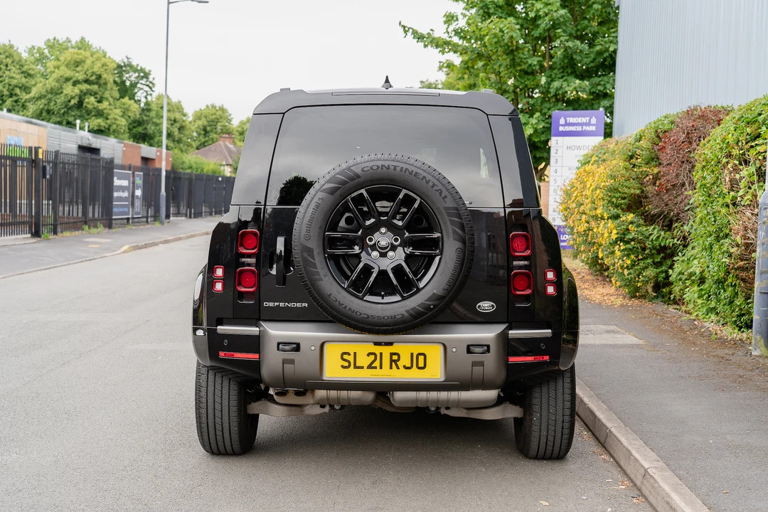 2021 Land Rover Defender 90 - Image 15 of 31