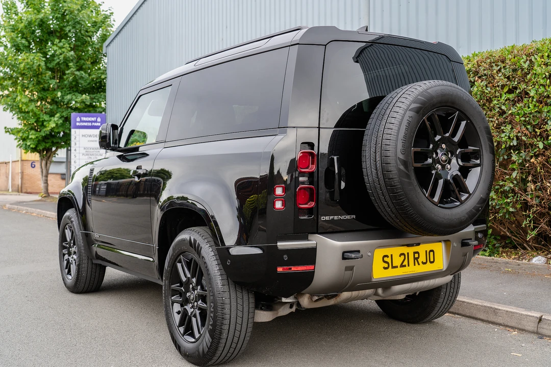 2021 Land Rover Defender 90 - Image 7 of 31