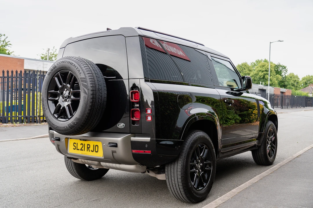 2021 Land Rover Defender 90 - Image 14 of 31
