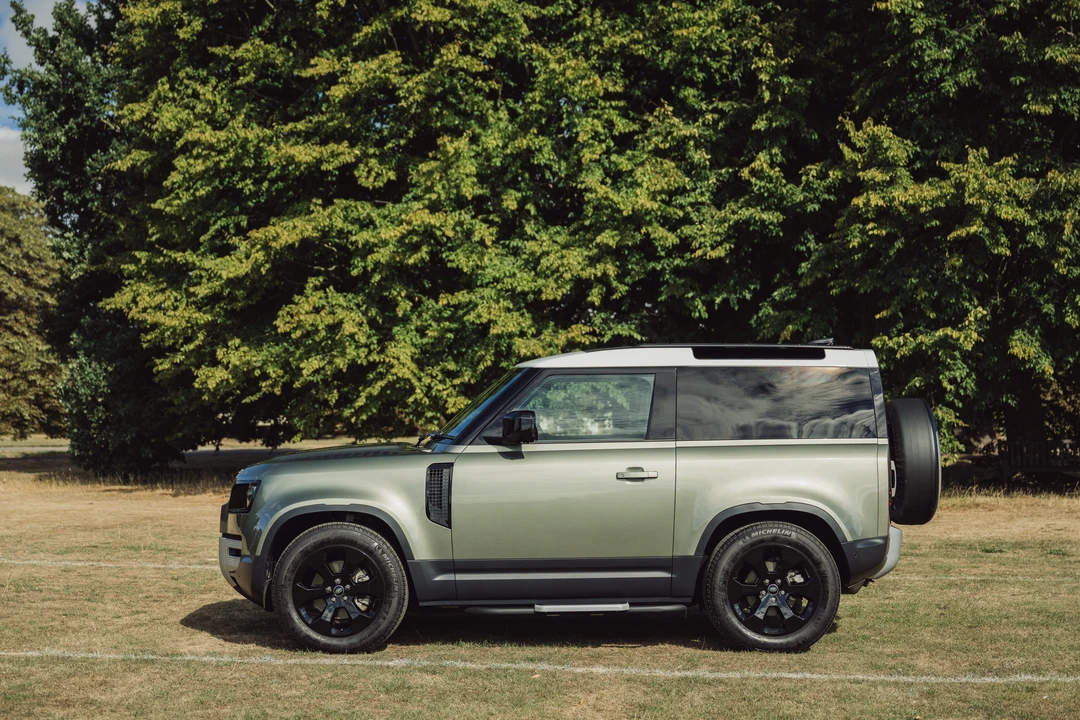 2021 Land Rover Defender 90 - Image 6 of 31