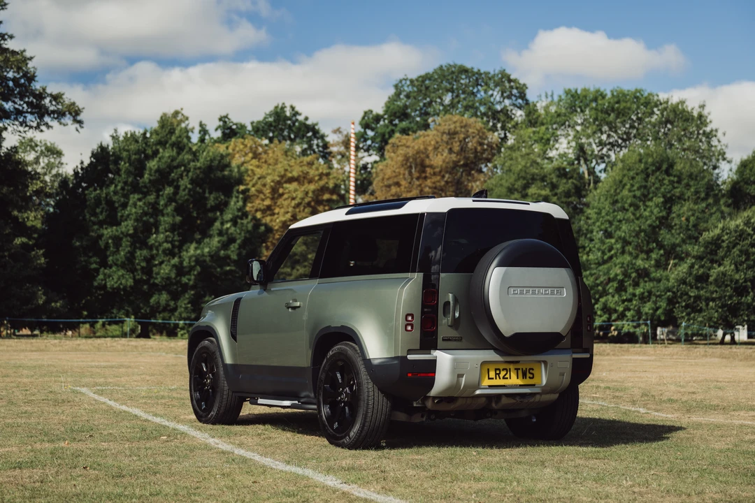 2021 Land Rover Defender 90 - Image 9 of 31